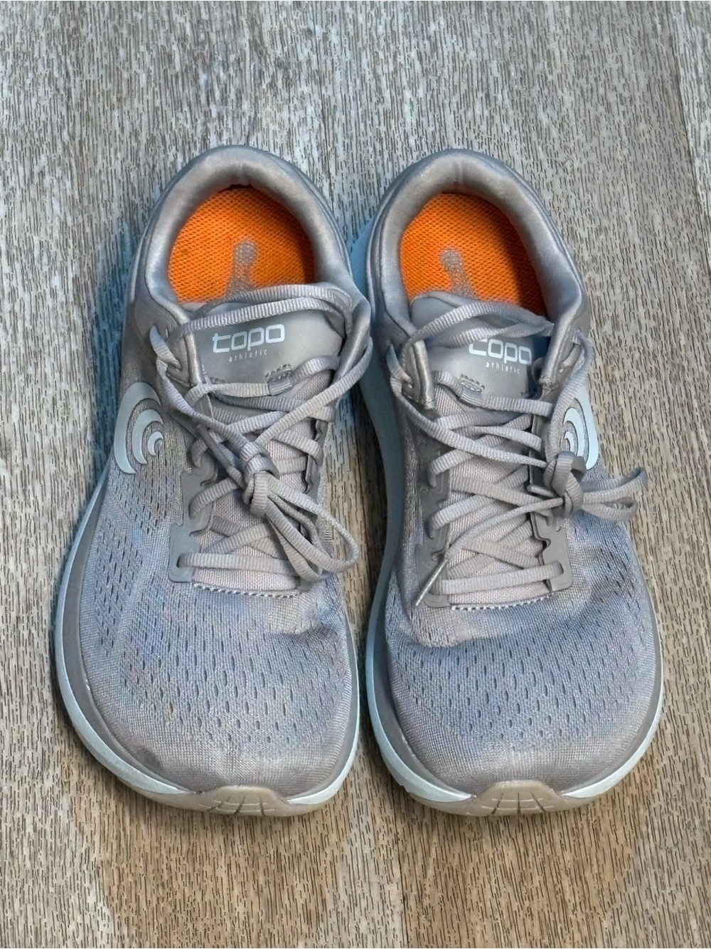 TOPO ATHLETIC SNEAKERS WOMENS SIZE 9